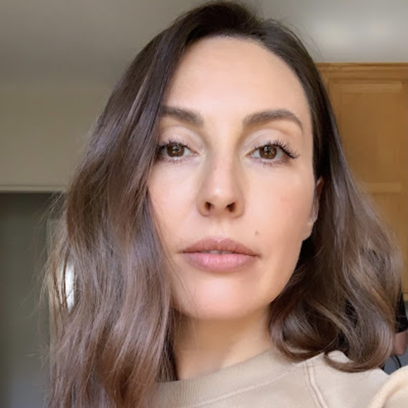 Meet your Posher, Gabriela - Picture 1 of 1